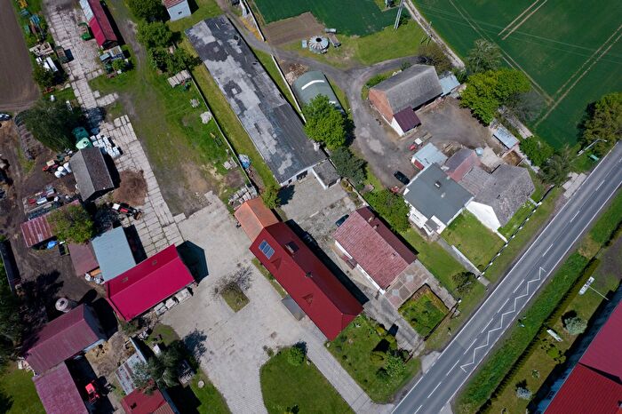 Dom 7-pokojowy na sprzedaż, Długomiłowice