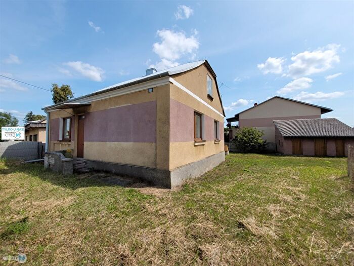 Dom 3-pokojowy na sprzedaż, Przededworze