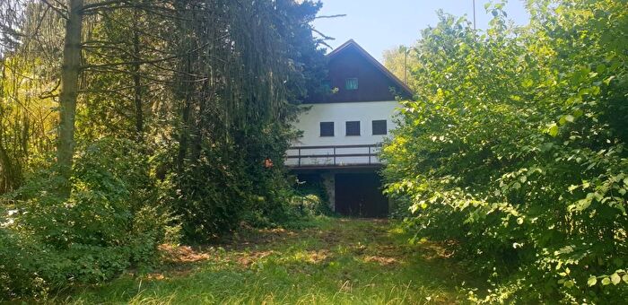 Dom 3-pokojowy na sprzedaż, Izbica