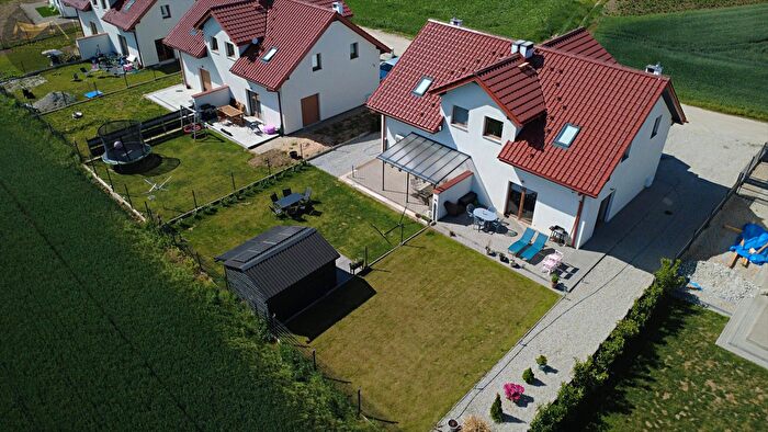 Dom 5-pokojowy na sprzedaż, Strzegom
