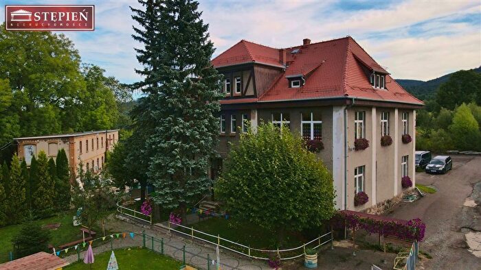 Dom 8-pokojowy na sprzedaż, Kowary