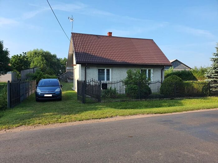Dom 2-pokojowy na sprzedaż, Strzałki