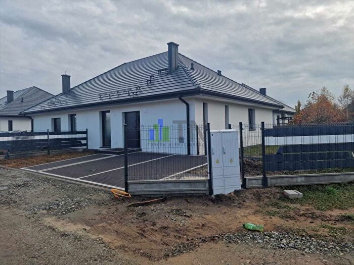 Dom 3-pokojowy na sprzedaż, Ratowice