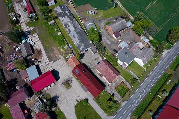 Dom 7-pokojowy na sprzedaż, Długomiłowice