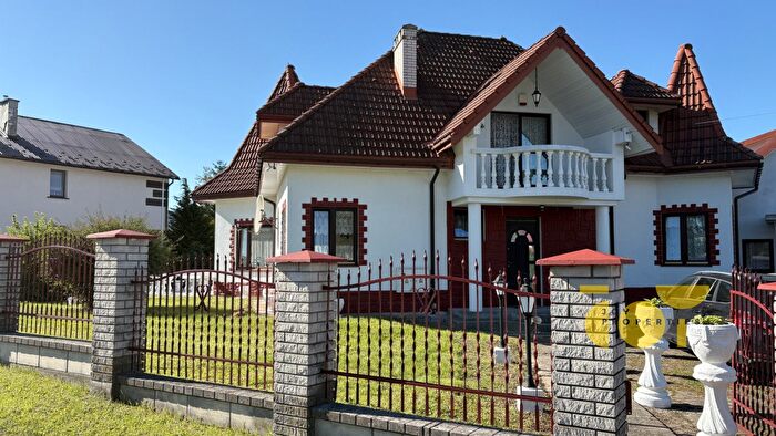 Dom 6-pokojowy na sprzedaż, Równia