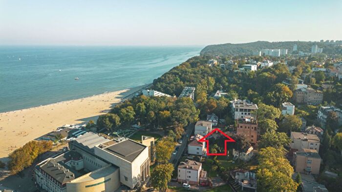 Dom 9-pokojowy na sprzedaż, Gdynia – Franciszka Sędzickiego