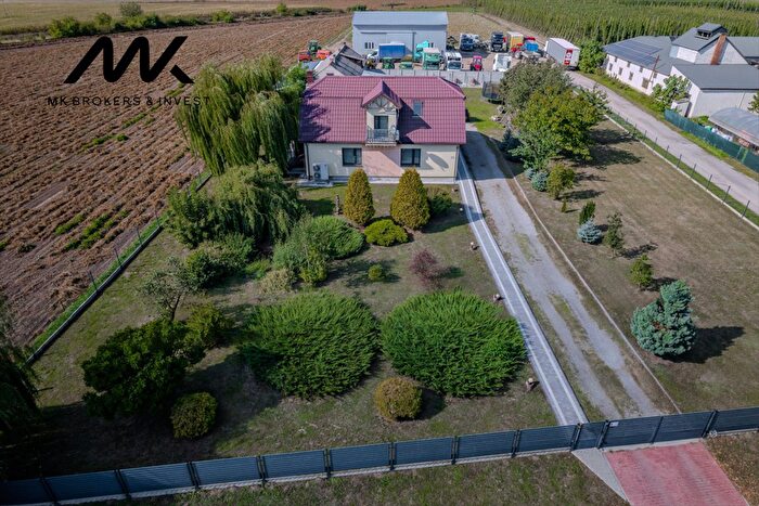 Dom 4-pokojowy na sprzedaż, Wiszniów