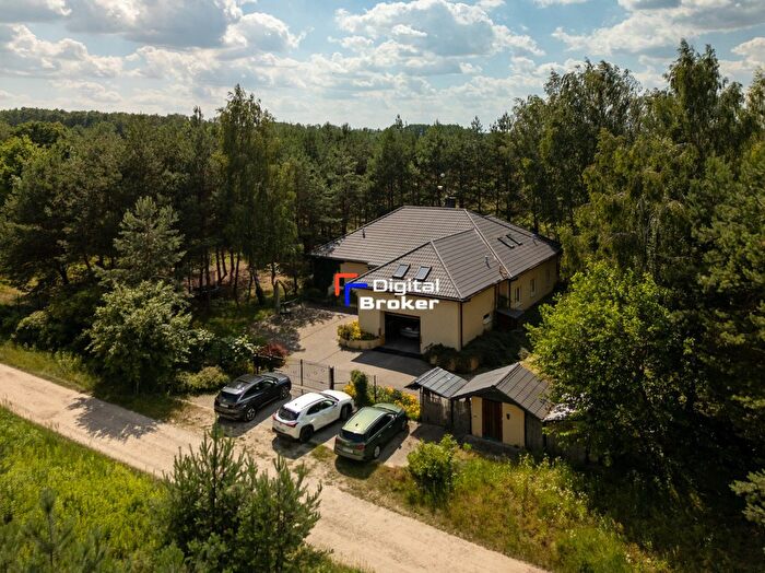 Dom 4-pokojowy na sprzedaż, Sierzchów