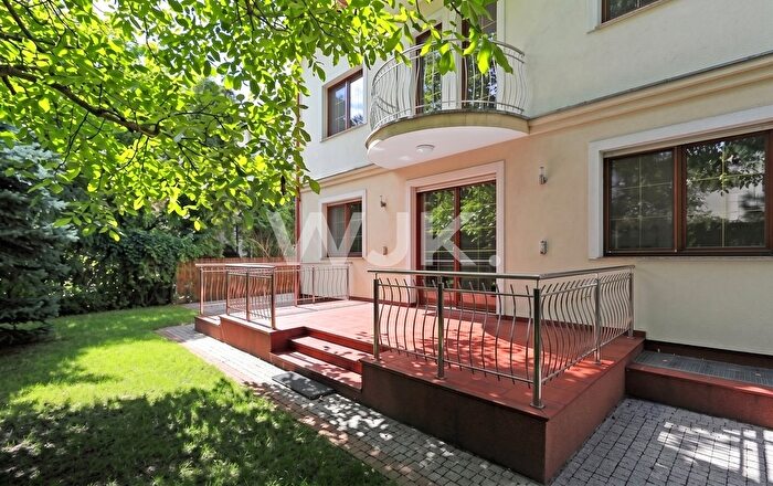 Dom 7-pokojowy do wynajęcia, Warszawa – Husarii