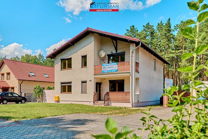 Dom 8-pokojowy na sprzedaż, Złotów