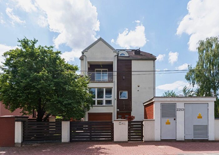 Dom 5-pokojowy do wynajęcia, Warszawa – Husarii