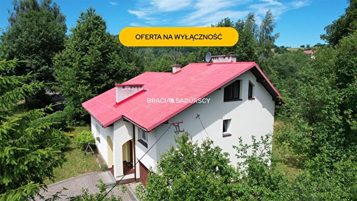 Dom 7-pokojowy na sprzedaż, Dobra