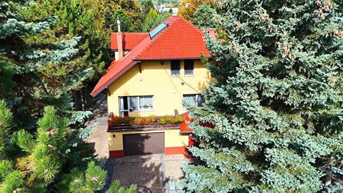 Dom 7-pokojowy na sprzedaż, Strzyżowice