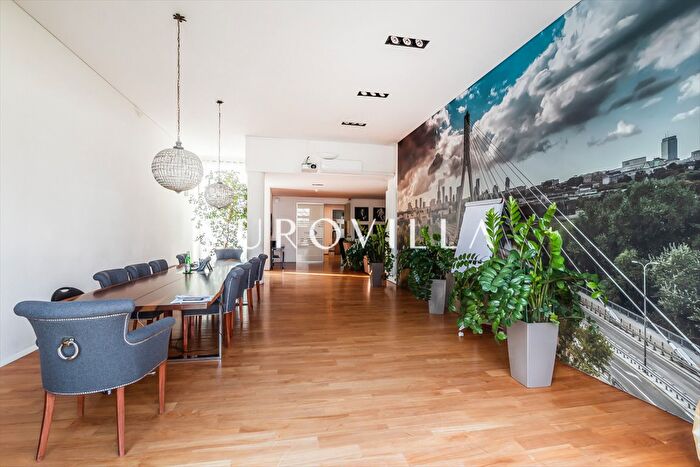 Dom 11-pokojowy do wynajęcia, Warszawa – Łowcza