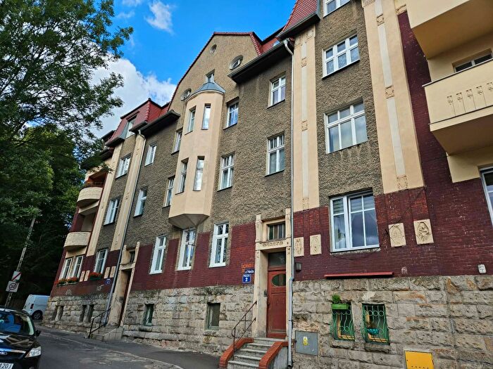 Mieszkanie 4-pokojowe na sprzedaż, Wałbrzych – Poleska