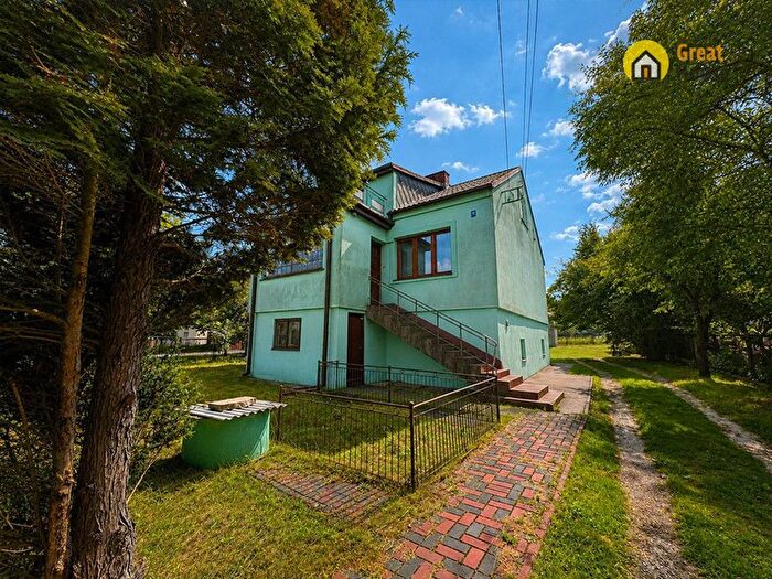 Dom 6-pokojowy na sprzedaż, Morawica