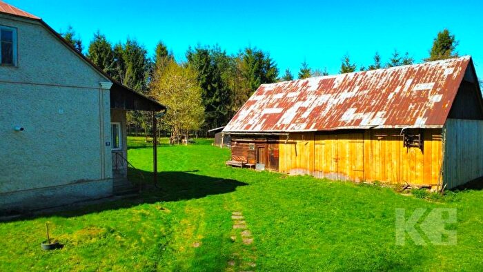Dom 3-pokojowy na sprzedaż, Wzdów
