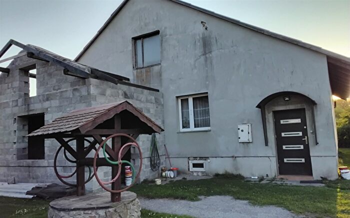Dom 4-pokojowy na sprzedaż, Lelów