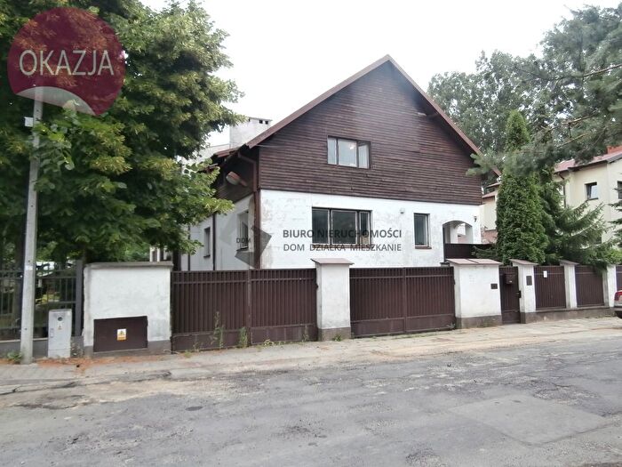 Dom 16-pokojowy na sprzedaż, Warszawa