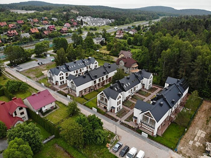 Mieszkanie 4-pokojowe na sprzedaż, Wiśniówka