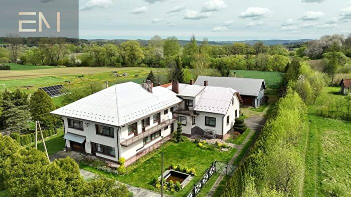 Dom 9-pokojowy na sprzedaż, Markuszowa