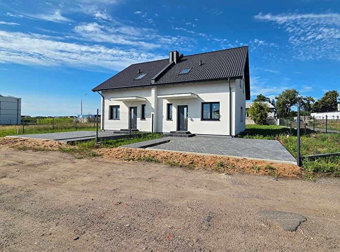 Dom 4-pokojowy na sprzedaż, Bierzglinek