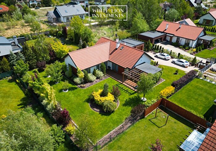 Dom 4-pokojowy na sprzedaż, Ustanów