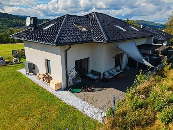 Dom 4-pokojowy na sprzedaż, Milówka