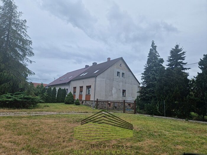 Dom 4-pokojowy na sprzedaż, Chwalęcice