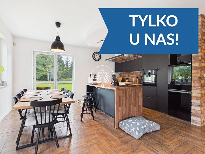 Mieszkanie 4-pokojowe na sprzedaż, Strzyżawa