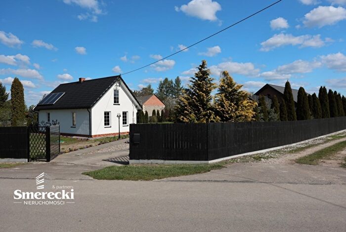 Dom 3-pokojowy na sprzedaż, Topola