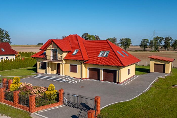 Dom 6-pokojowy na sprzedaż, Jedwabno