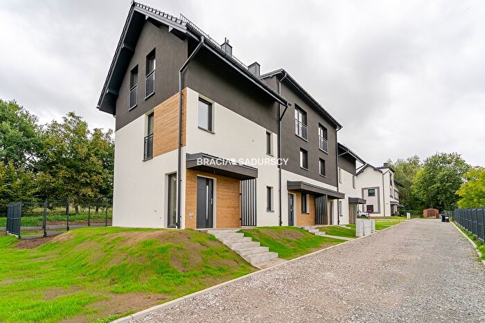 Mieszkanie 3-pokojowe na sprzedaż, Lednica Górna