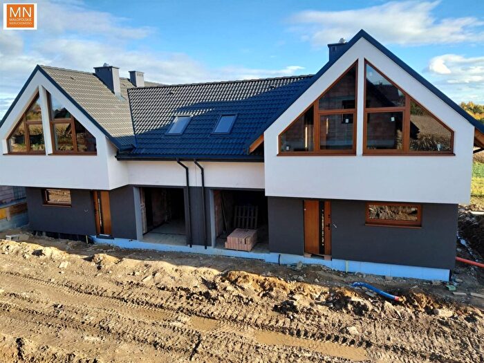 Dom 5-pokojowy na sprzedaż, Dojazdów