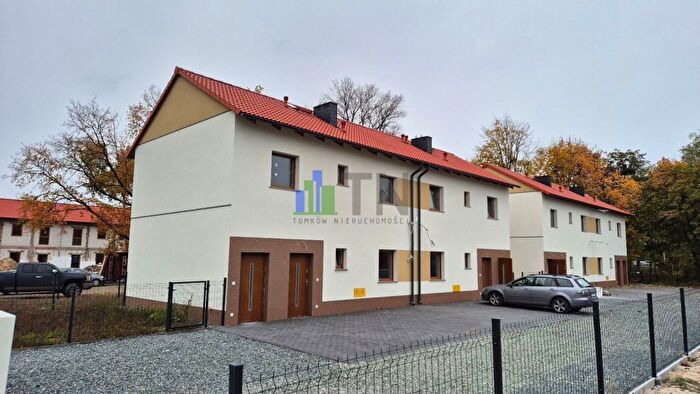 Mieszkanie 3-pokojowe na sprzedaż, Miłoszyce