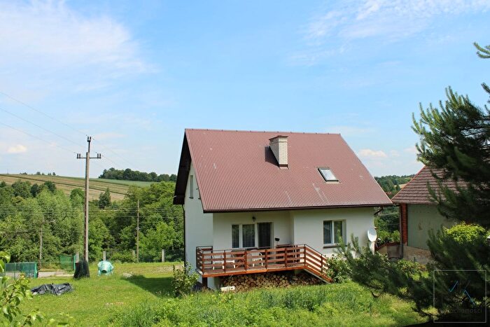Dom 4-pokojowy na sprzedaż, Dąbrowica