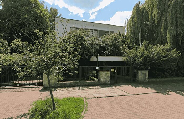 Dom do wynajęcia, Warszawa – Brukselska