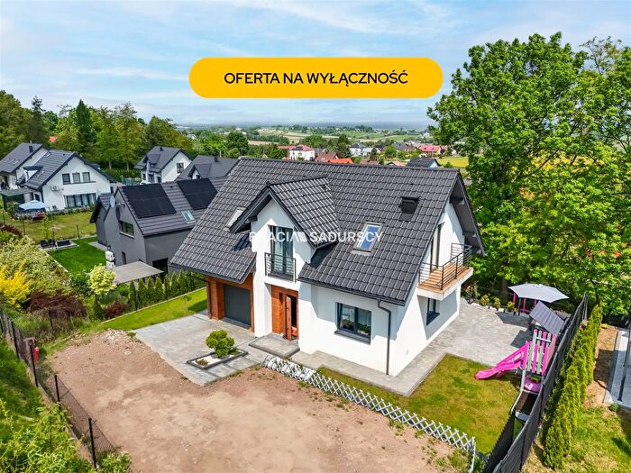 Dom 4-pokojowy na sprzedaż, Zagórze