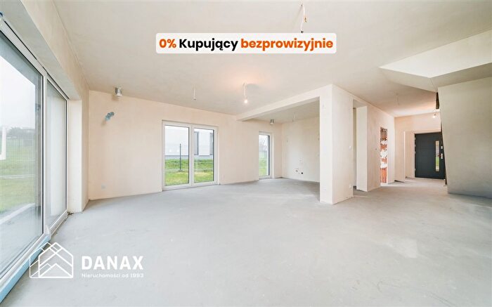 Dom 4-pokojowy na sprzedaż, Wołowice