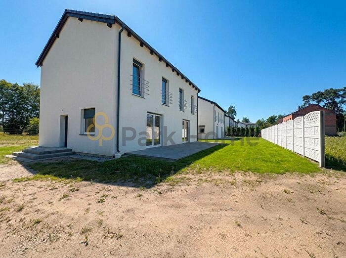 Dom 4-pokojowy na sprzedaż, Czołowo