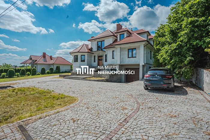 Dom 7-pokojowy na sprzedaż, Sandomierz