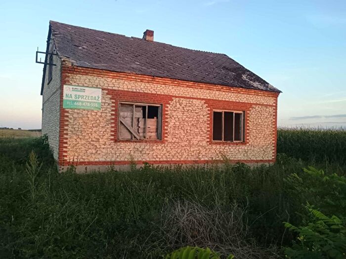 Dom 2-pokojowy na sprzedaż, Szczepanów