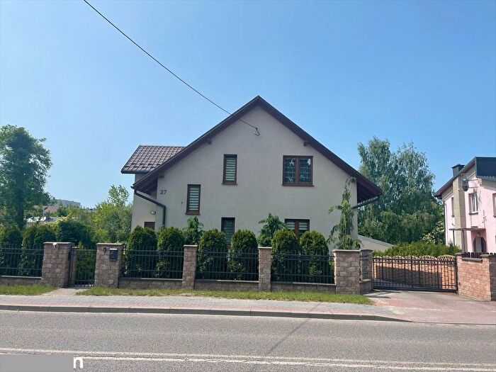 Dom 5-pokojowy na sprzedaż, Jędrzejów